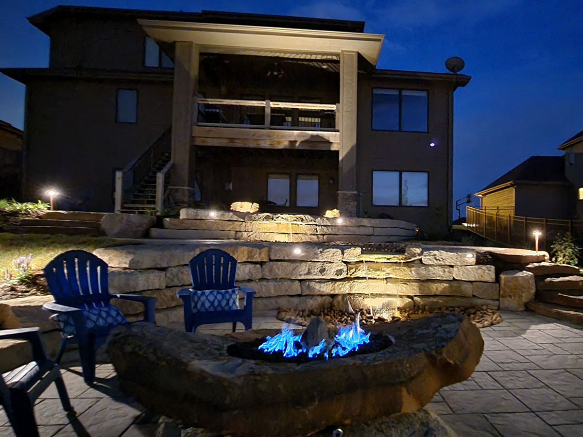 Custom Outdoor Accent Lighting for Stone Retaining Wall Blocks 